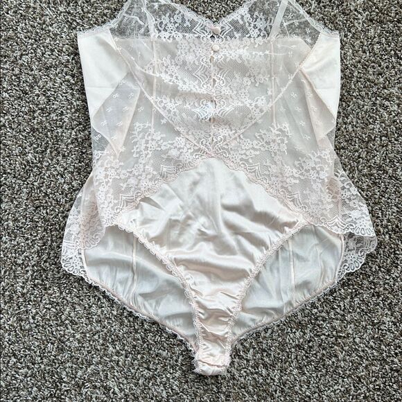 Vintage Vanity Fair Sexy Lace Cream Teddy Romper Bodysuit Nightie Lingerie 36 - Picture 3 of 15